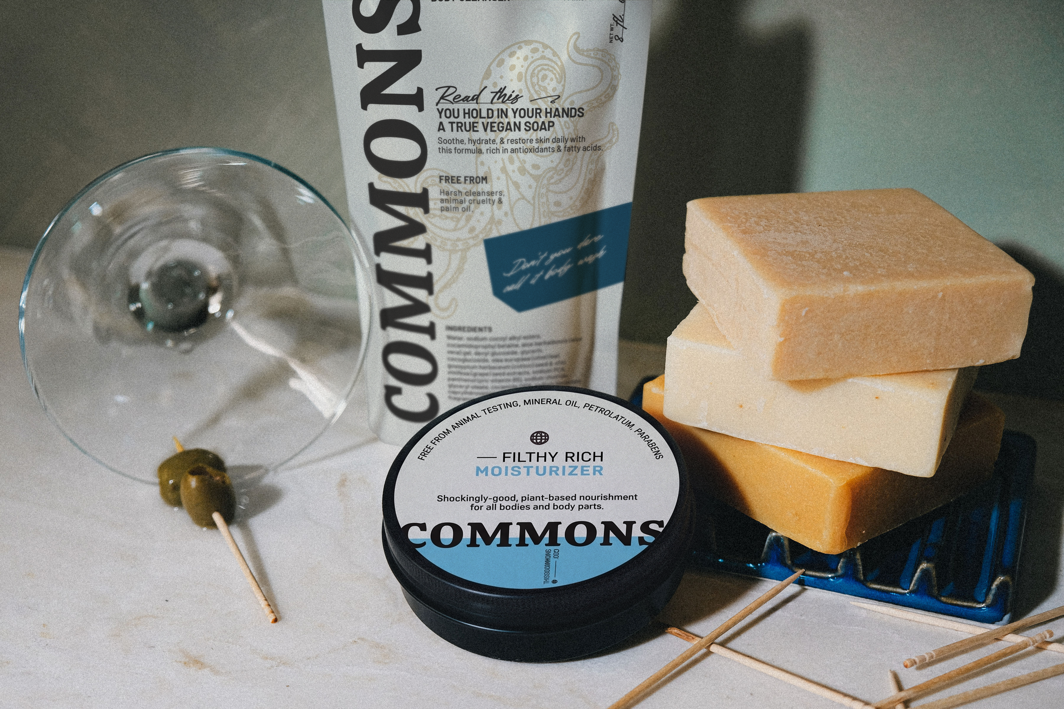 rev_260512_Commons_Lifestyle_Moisturizer-Counter.png